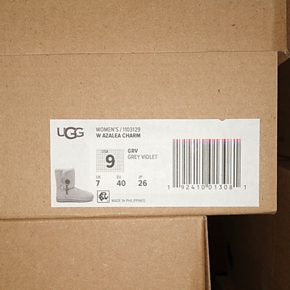 Ugg Azalea Charm - Picture 2 of 5